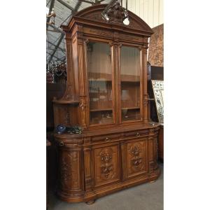 Very Large Renaissance Style Walnut Castle Sideboard From The End Of The 19th Century 