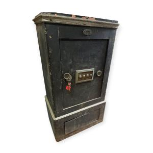 Coffre fort Sériques a Blamont de la 2eme partie du 19ème en metal et bois 