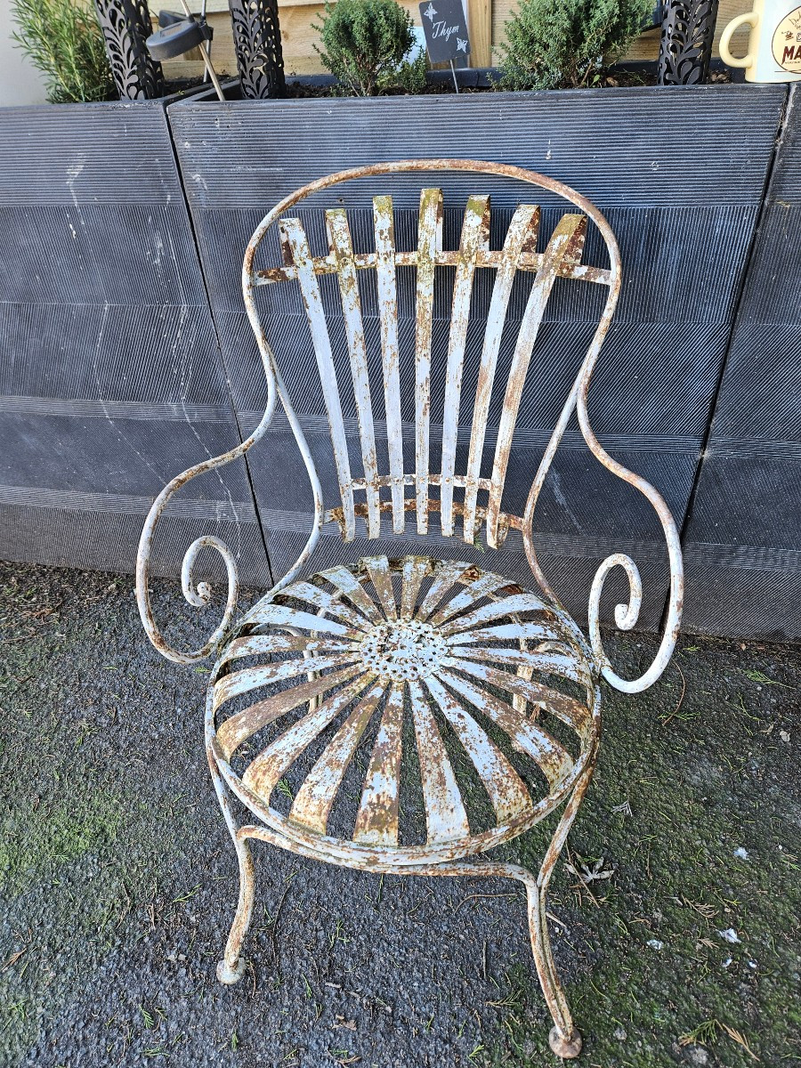 Fauteuil ancien  de jardin carre