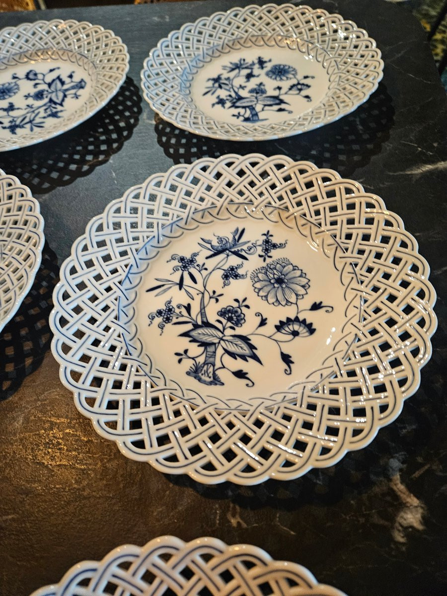 8 assiettes de présentation  porcelaine  meissen oignon bleu -photo-5