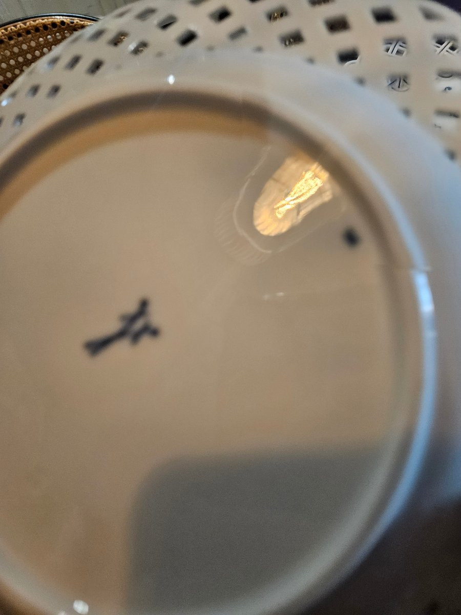 8 assiettes de présentation  porcelaine  meissen oignon bleu -photo-8