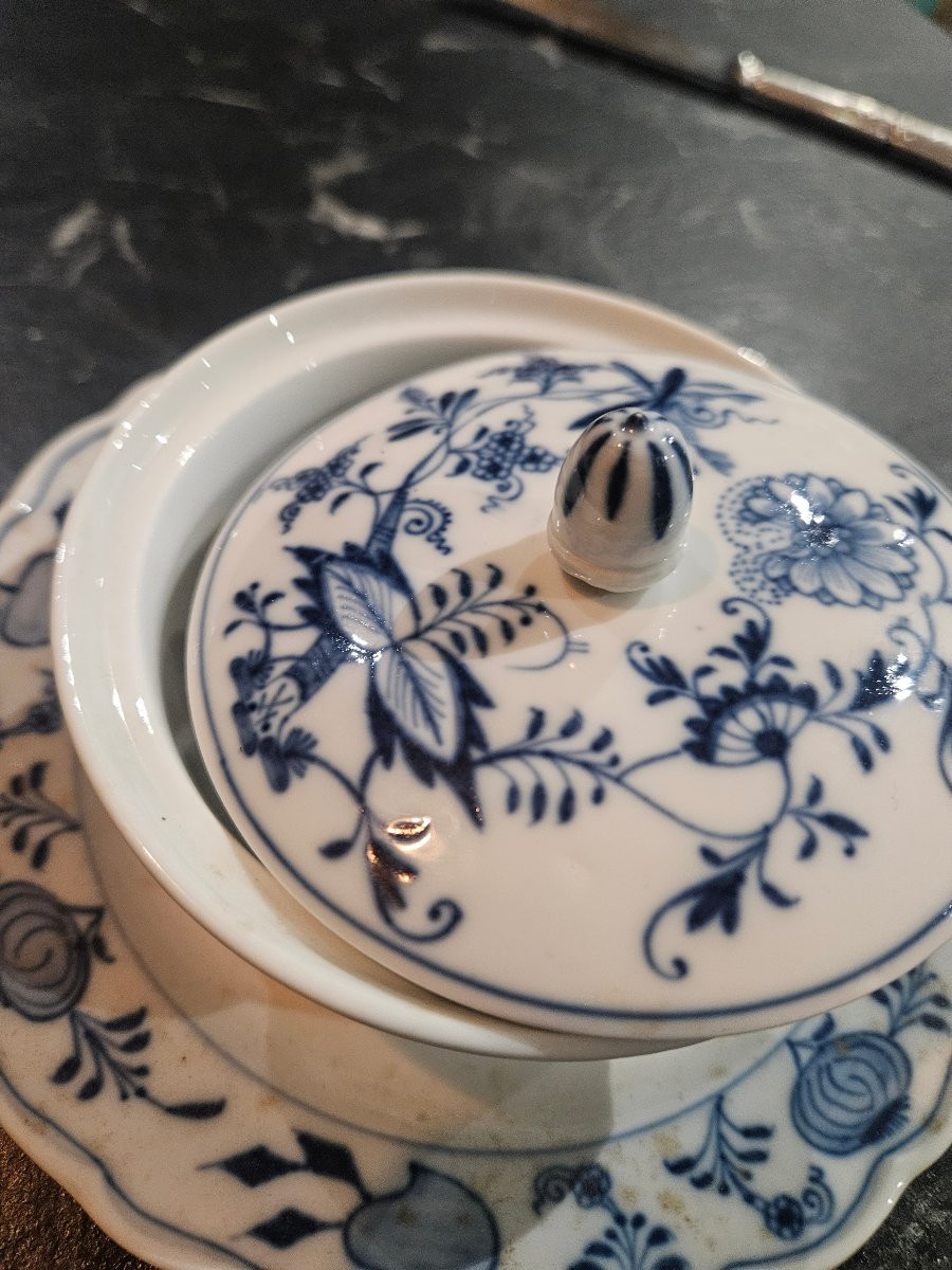 Beurrier en porcelaine de Meissen modèle oignon bleu -photo-4