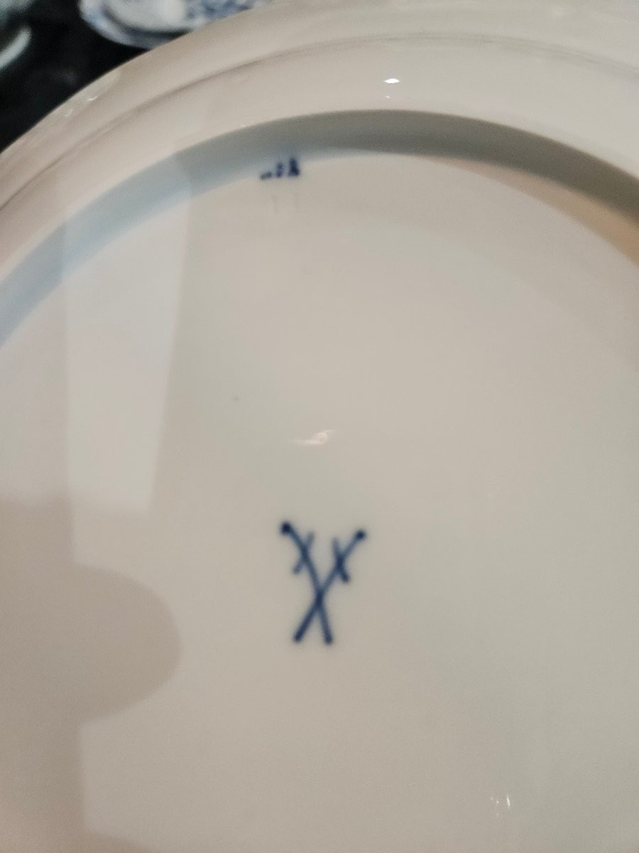 12 assiettes  en porcelaine de Meissen modèle oignon bleu -photo-2