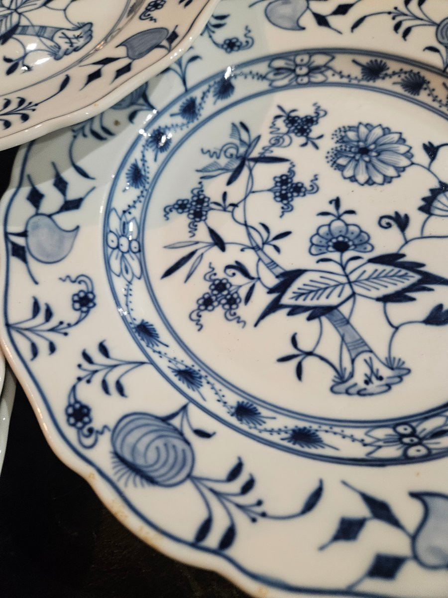 12 assiettes  en porcelaine de Meissen modèle oignon bleu -photo-4