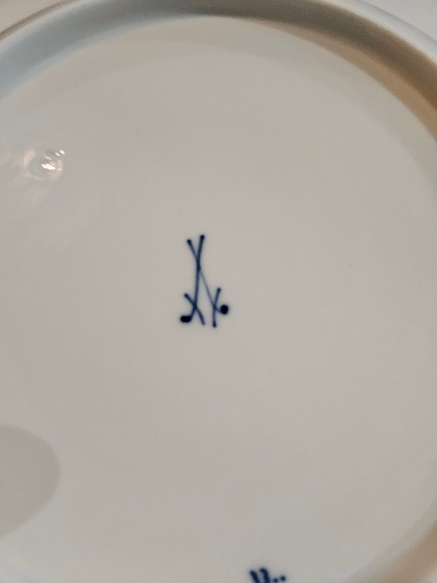 12 assiettes  en porcelaine de Meissen modèle oignon bleu -photo-7
