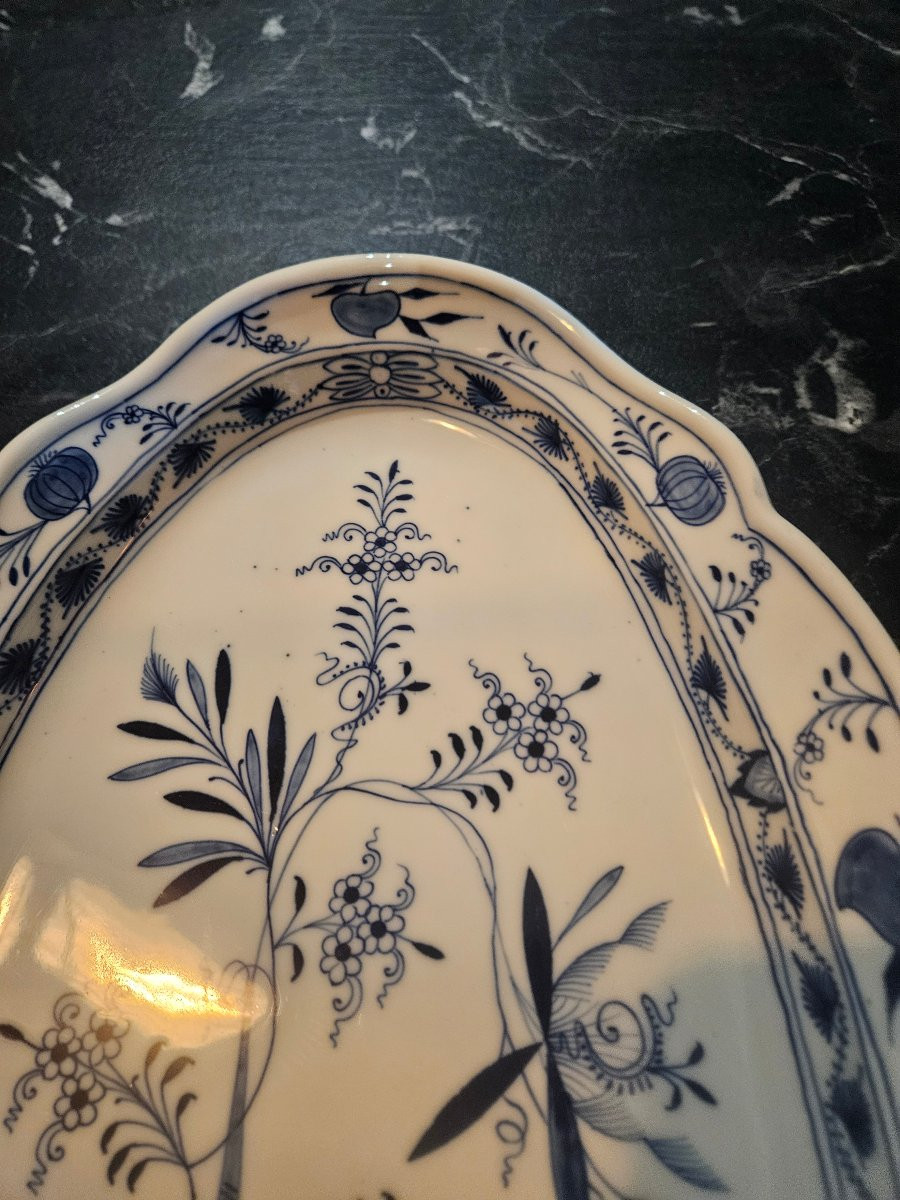 Plat de service en porcelaine de Meissen modèle oignon bleu -photo-1