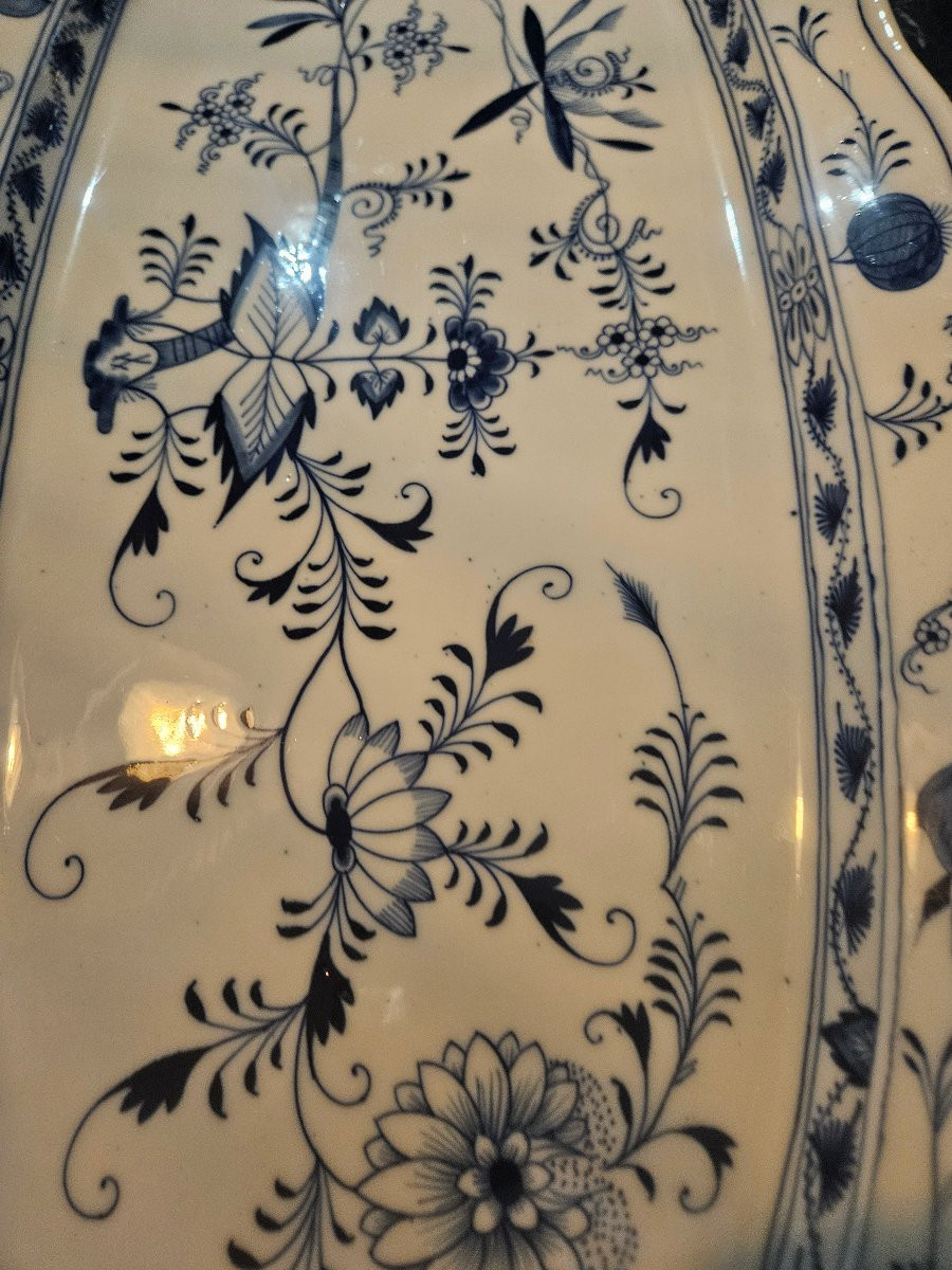 Plat de service en porcelaine de Meissen modèle oignon bleu -photo-4