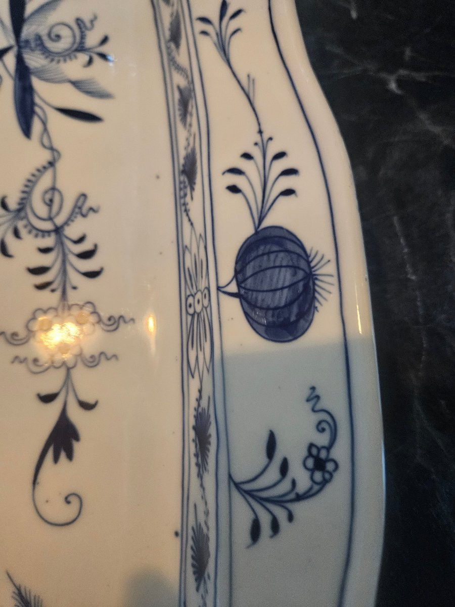 Plat de service en porcelaine de Meissen modèle oignon bleu -photo-5