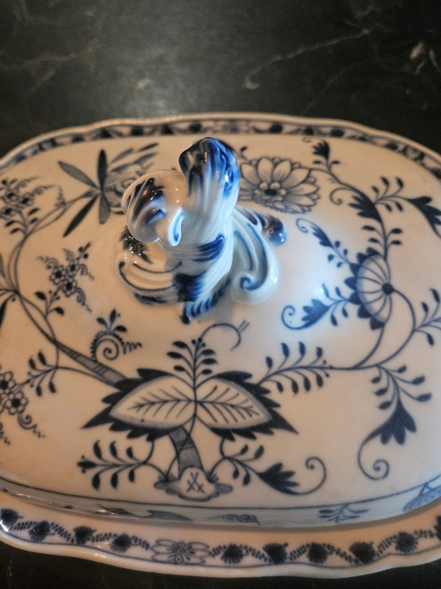 Legumier en porcelaine de Meissen modèle oignon bleu -photo-6