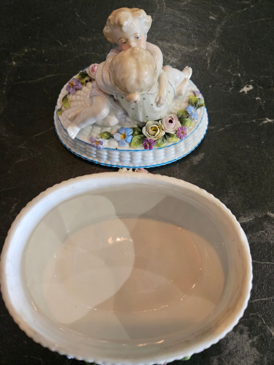 Candy Box In Fine Porcelain-photo-1