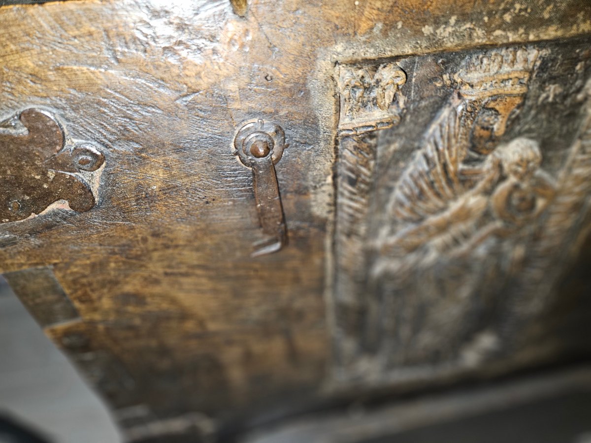 Religious-themed "haute Epoque" Oak Chest -photo-4
