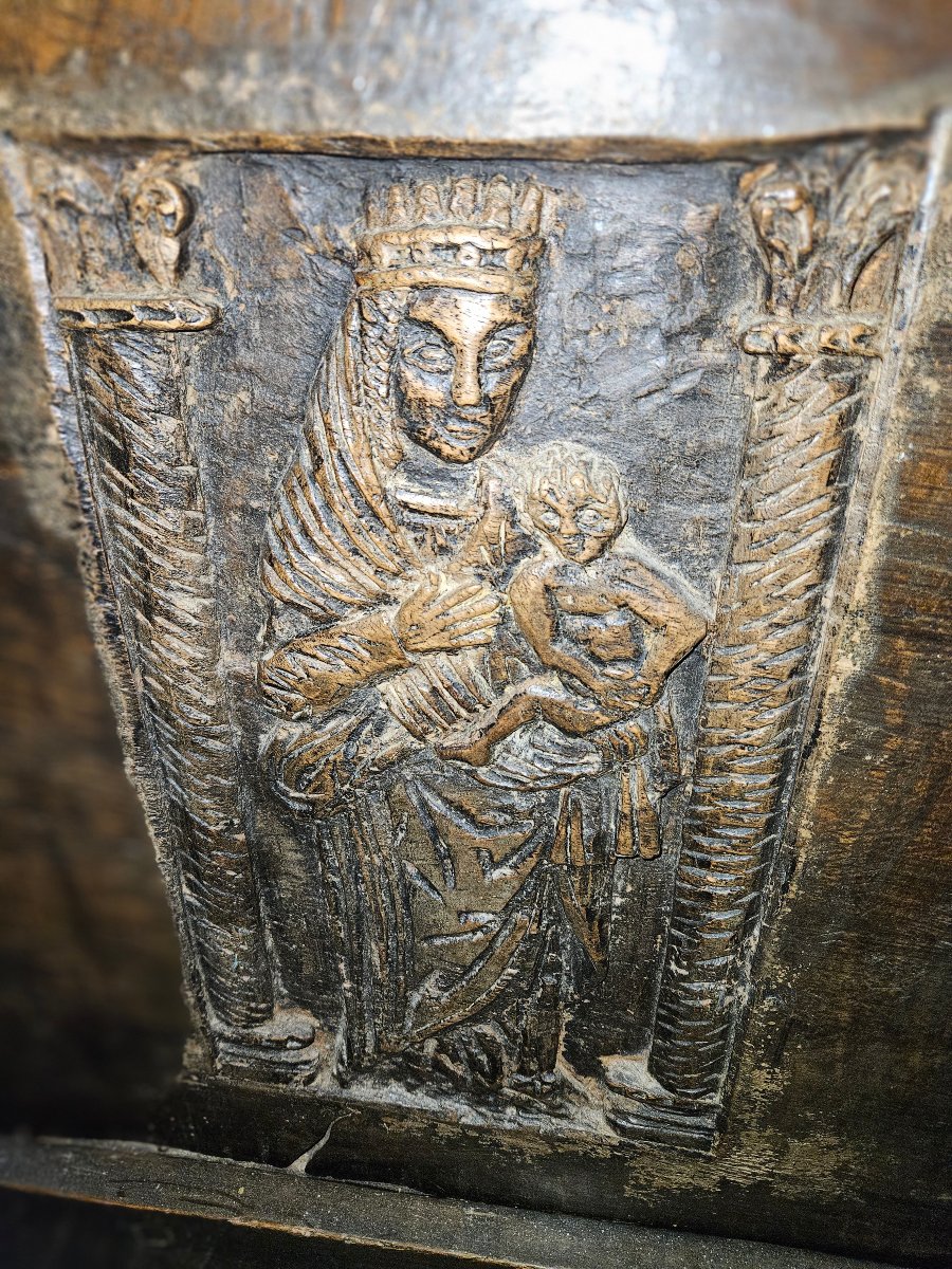 Religious-themed "haute Epoque" Oak Chest -photo-4