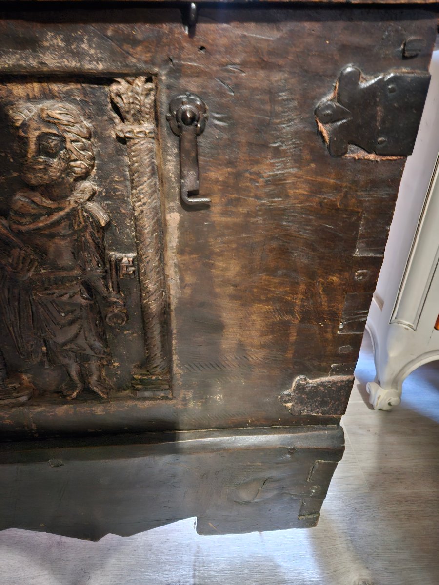 Religious-themed "haute Epoque" Oak Chest -photo-8