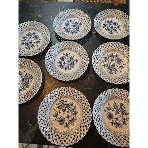 8 assiettes de présentation  porcelaine  meissen oignon bleu 