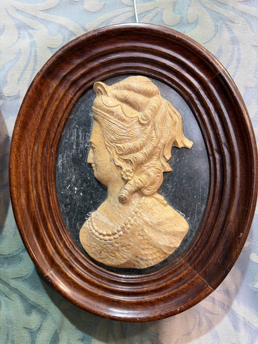 Pair Of Louis XVI And Marie-antoinette Medallions-photo-2