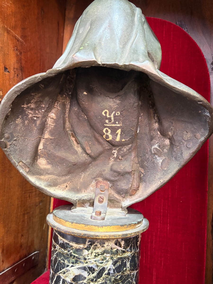 Bust In Bronze In The Antic Style. A Noble Man, A Veil On His Head.-photo-6