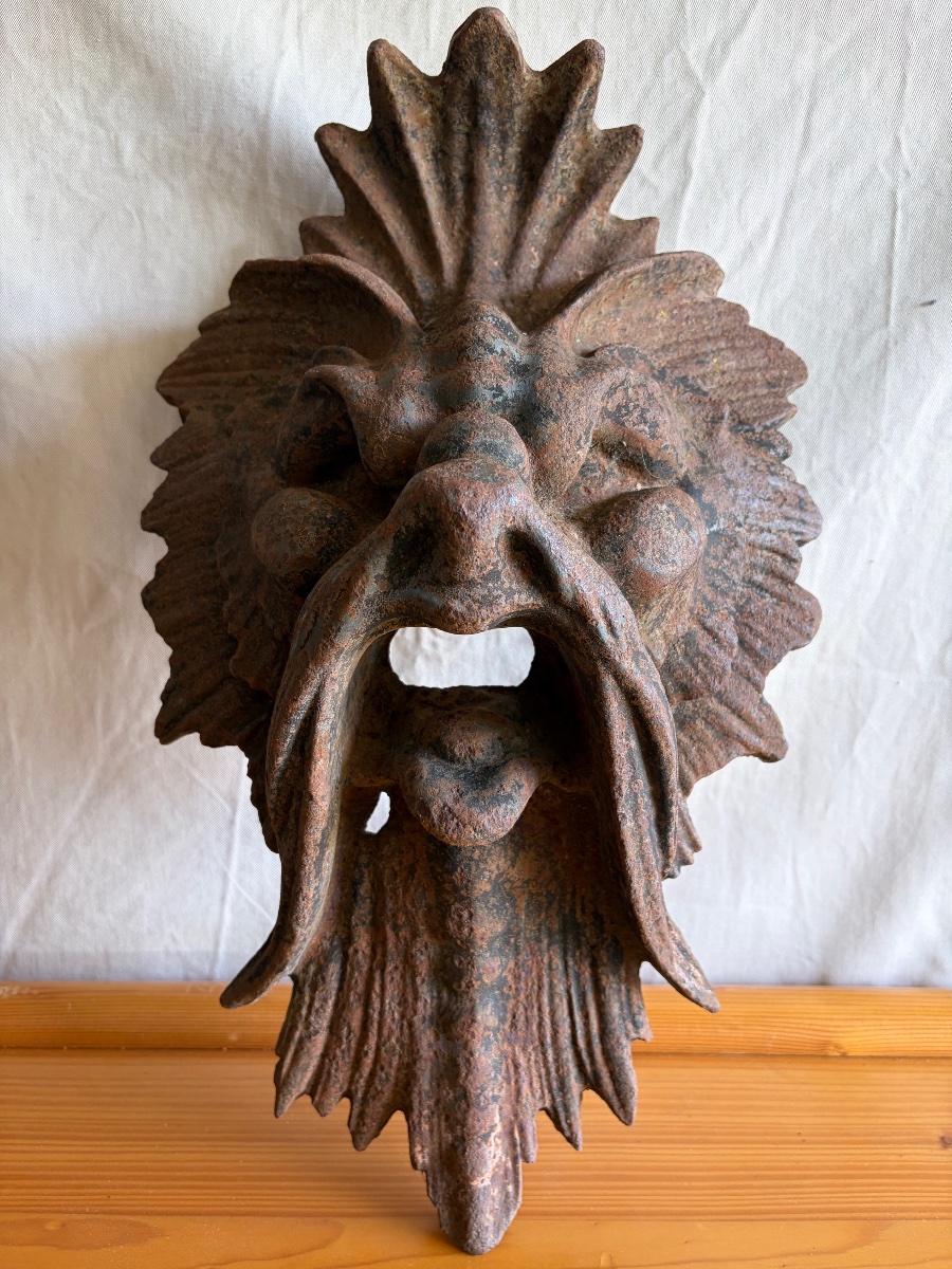 Mascaron ou dégueuloir  de fontaine XIX ème