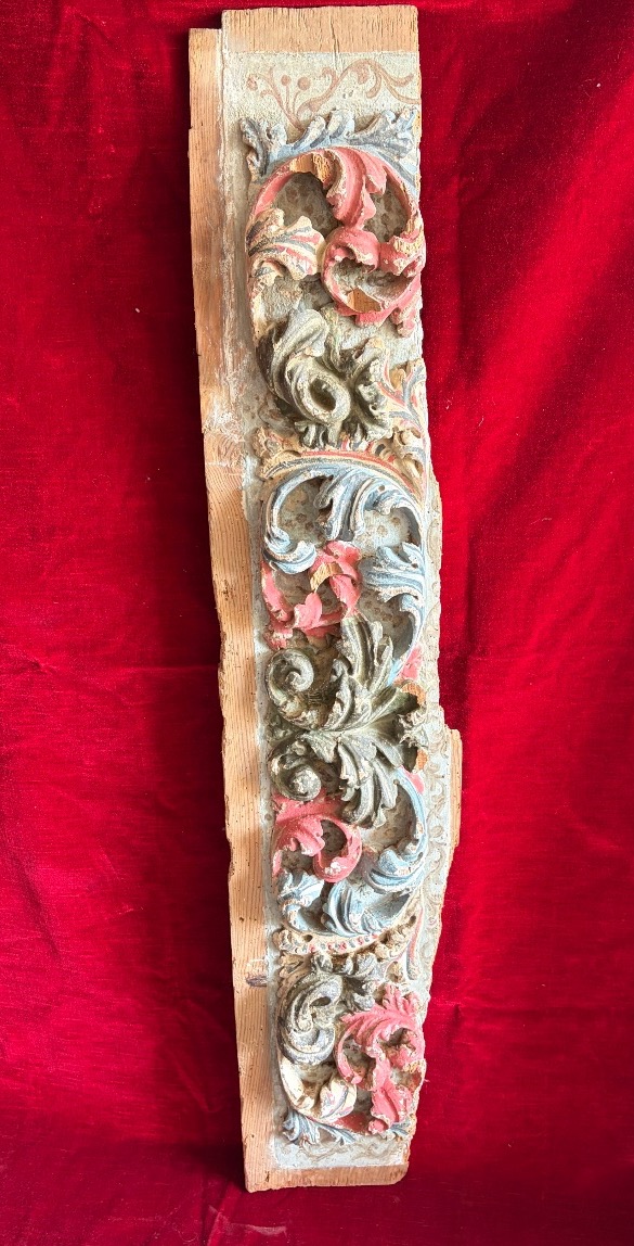 Frise en bois sculpté Italie ou Espagne XVIII ème