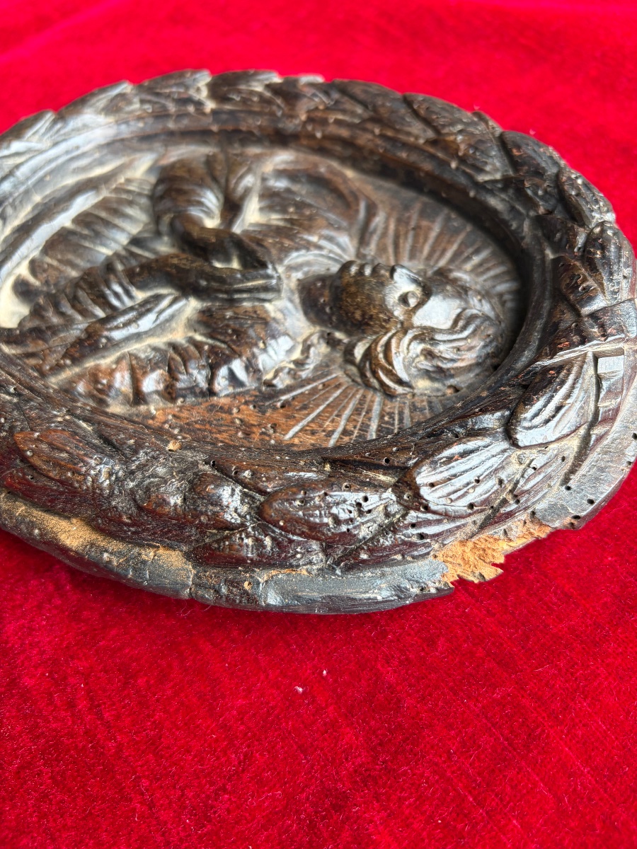 Oval Medallion Made Of Carved Wood -photo-3