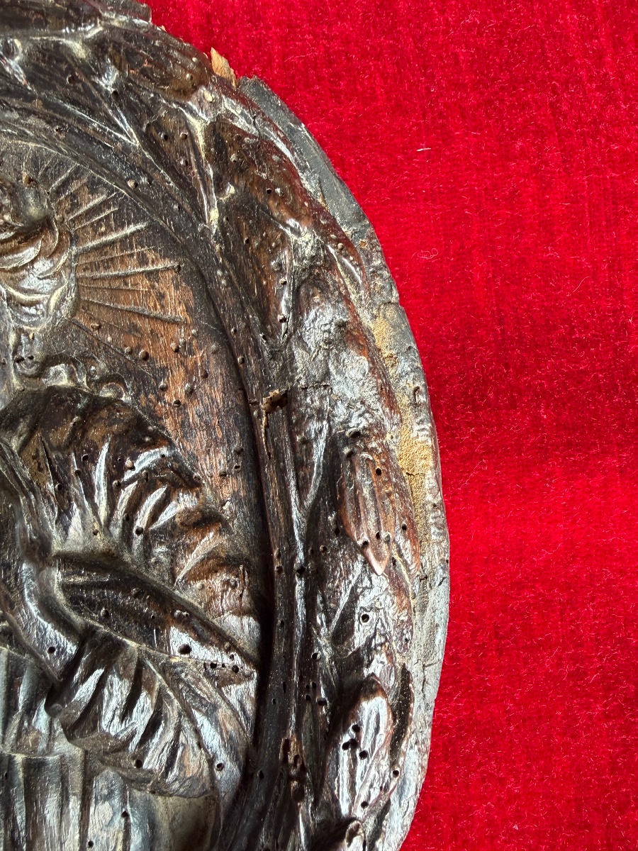 Oval Medallion Made Of Carved Wood -photo-1