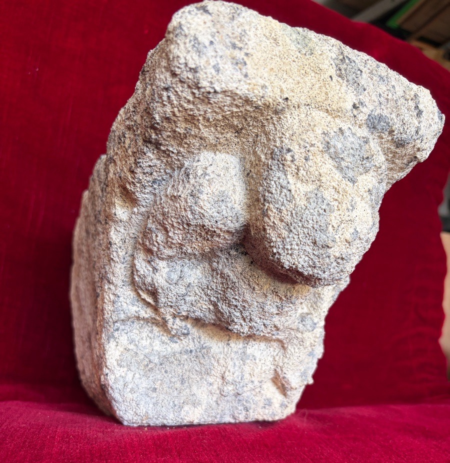 Élément en pierre sculptée roman-photo-2