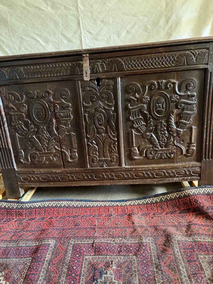 Renaissance-era Chest -photo-3