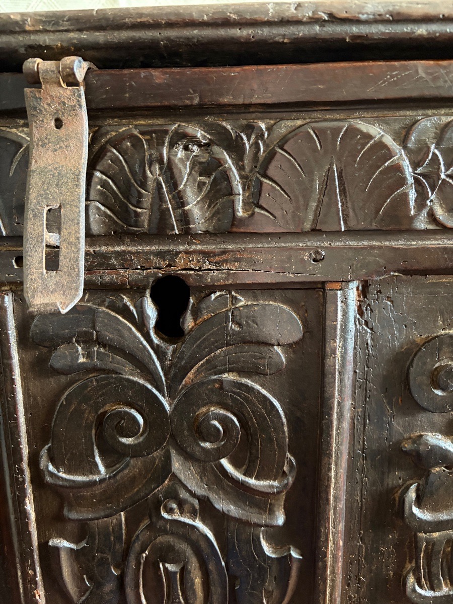 Renaissance-era Chest -photo-4