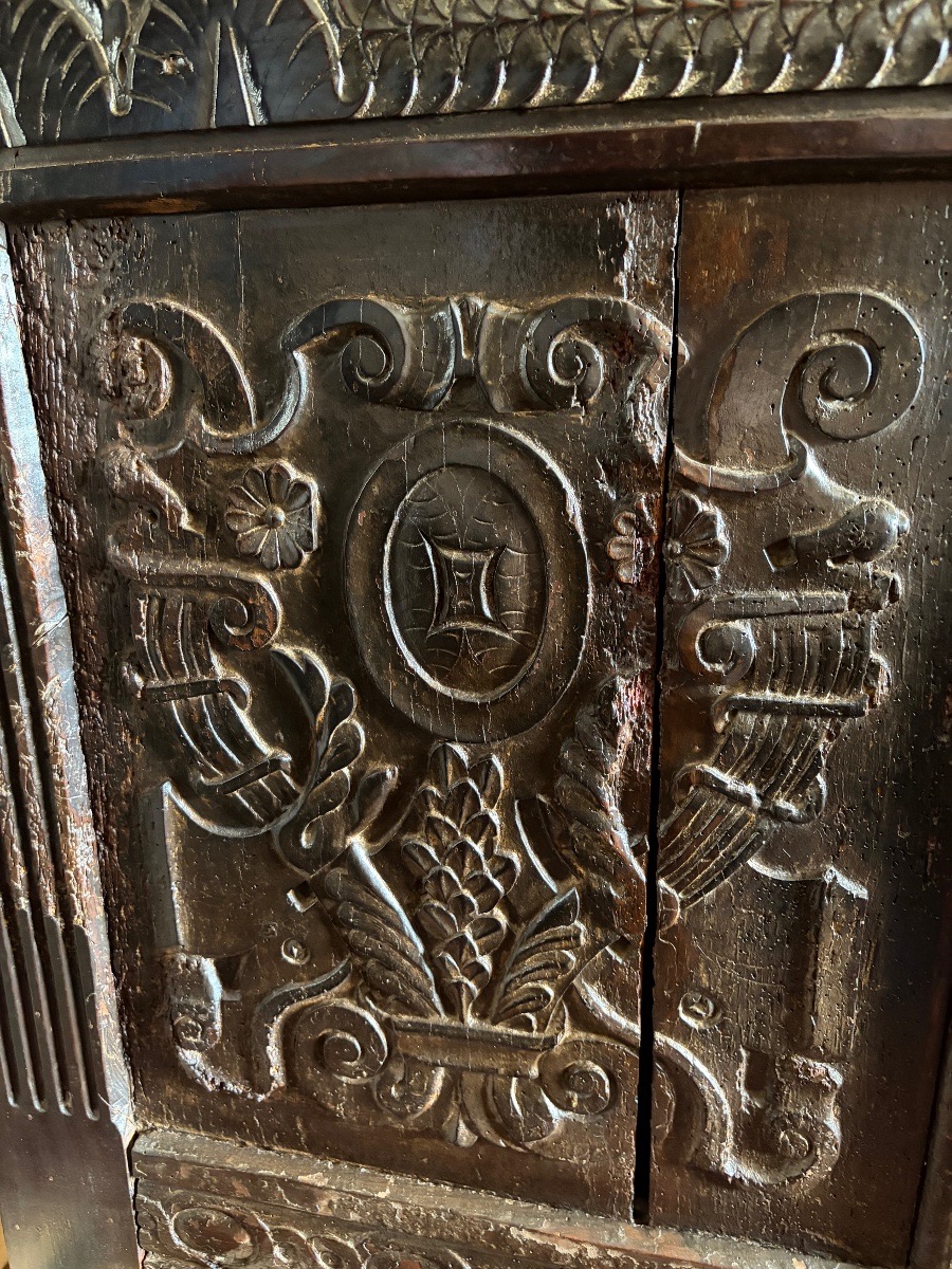 Renaissance-era Chest -photo-4