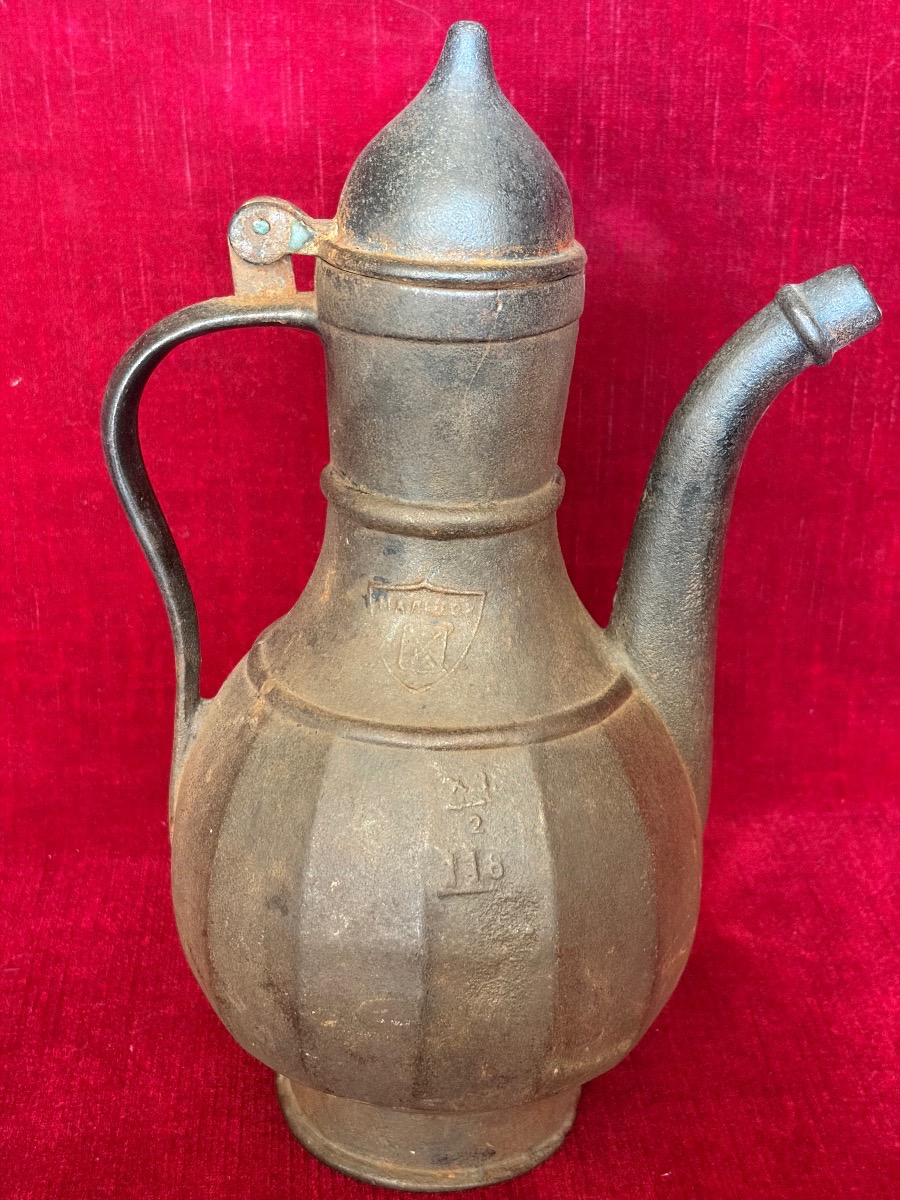 Théière ou pichet russe en fonte XIX ème