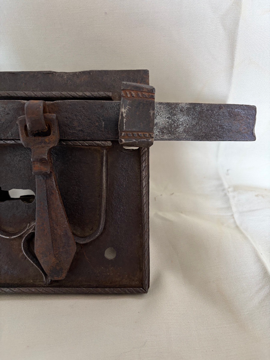 17th-century Door Lock -photo-3
