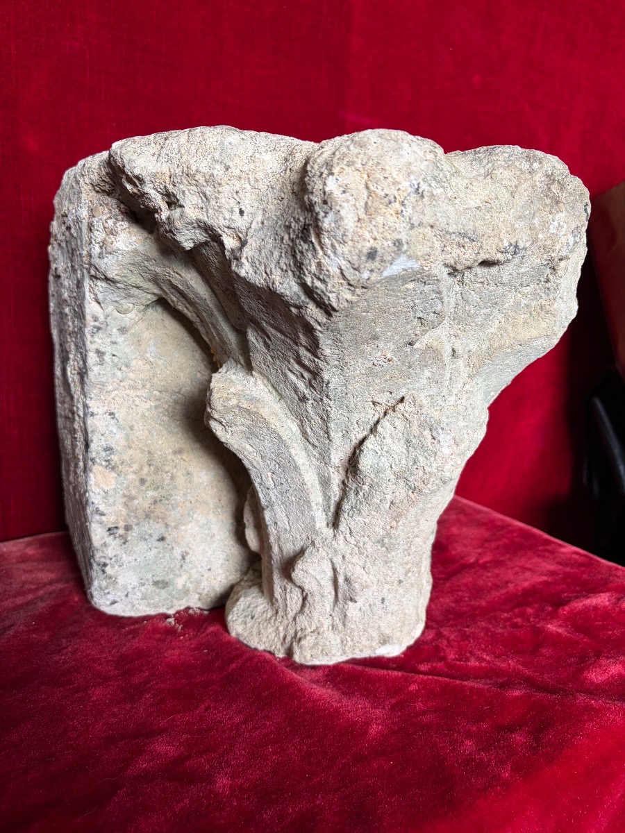 Romanesque Capital 