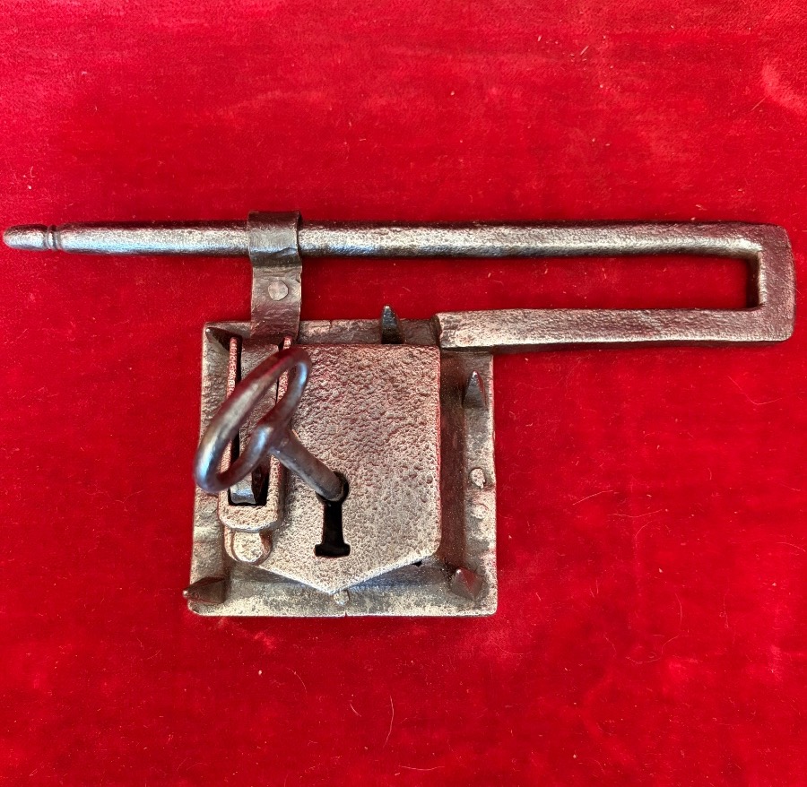 Padlock With A Spring Latch -photo-2