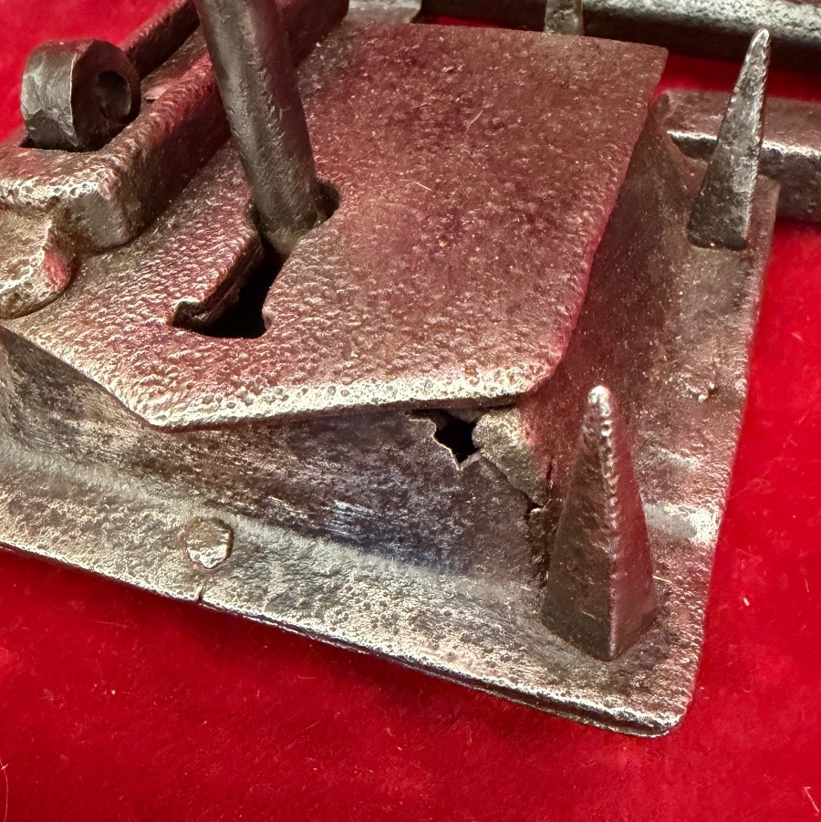 Padlock With A Spring Latch -photo-2