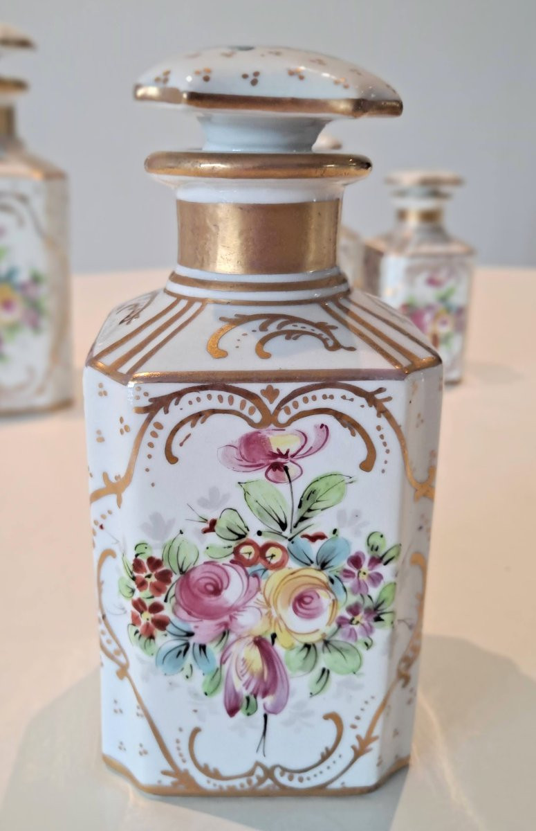 Set Of 4 White Porcelain Perfume Bottles With Floral Decoration, Meissen, 19th Century-photo-3