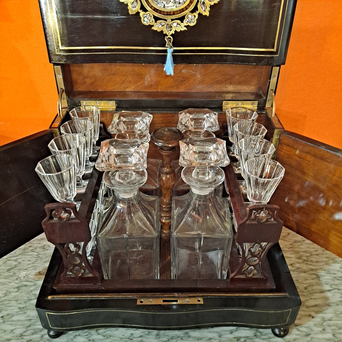 Cave à liqueur Napoléon III verrerie complète Baccarat-photo-2