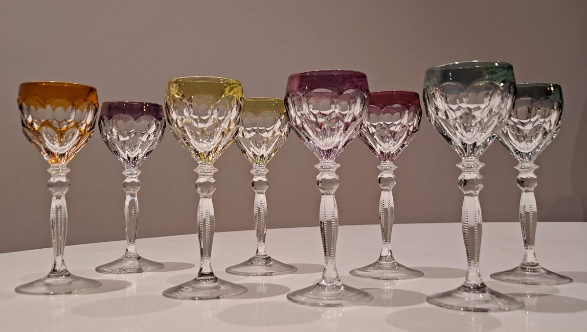 Série de 8 verres à liqueur en cristal de couleur probablement modèle de Baccarat-photo-4