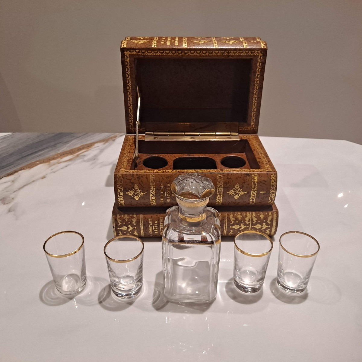 Liquor Cabinet Trompe l'Oeil Fake Books-photo-1