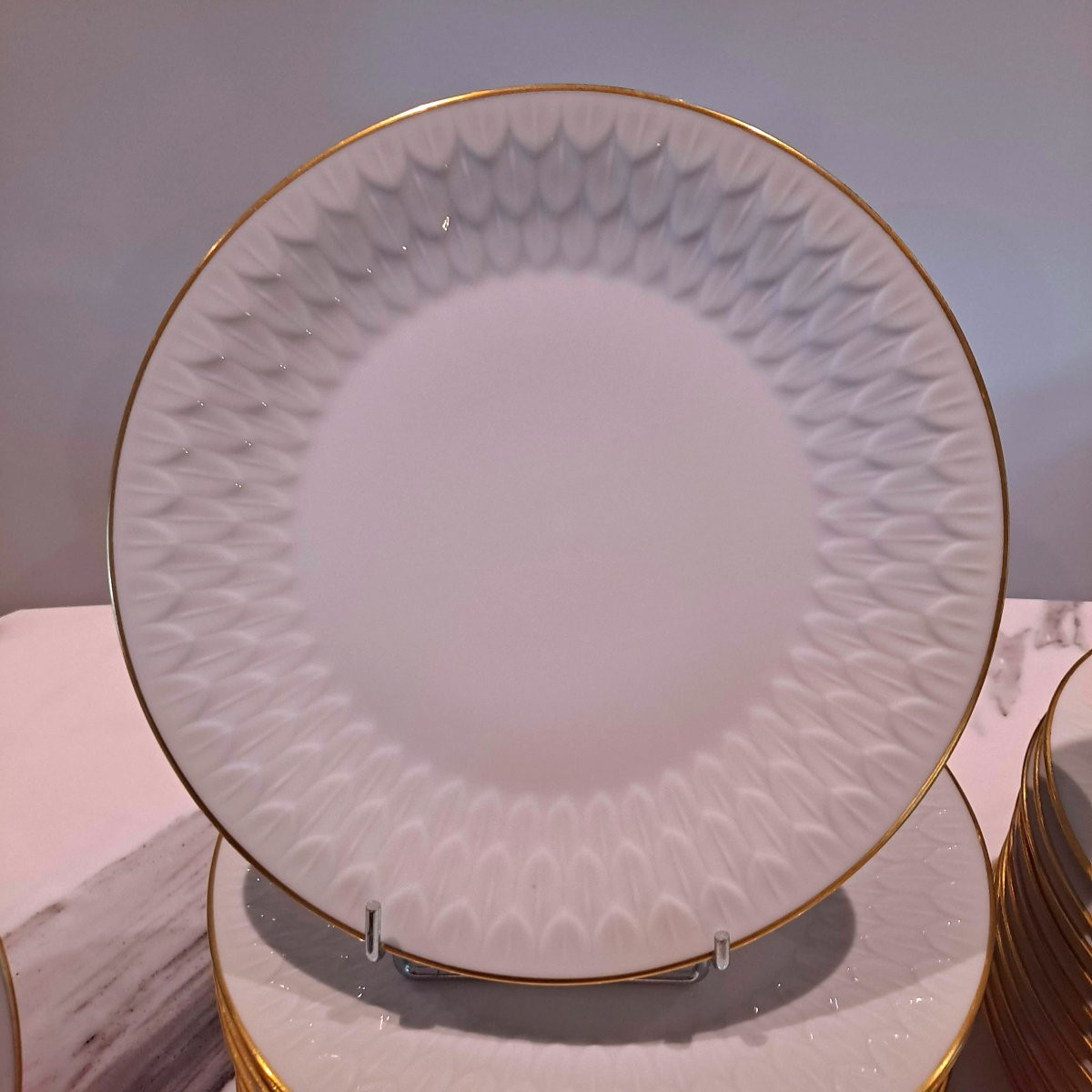 Service BERNARDAUD à Limoges porcelaine blanche filet doré-photo-2
