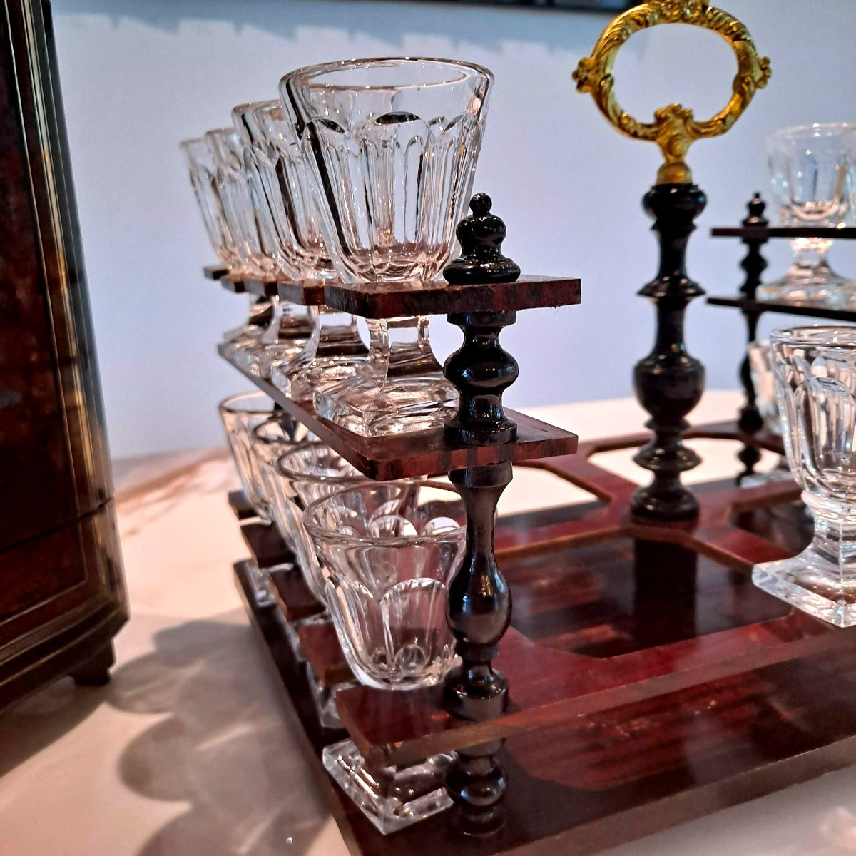 Cave à liqueur Napoléon III loupe d'amboine Verrerie complète-photo-2