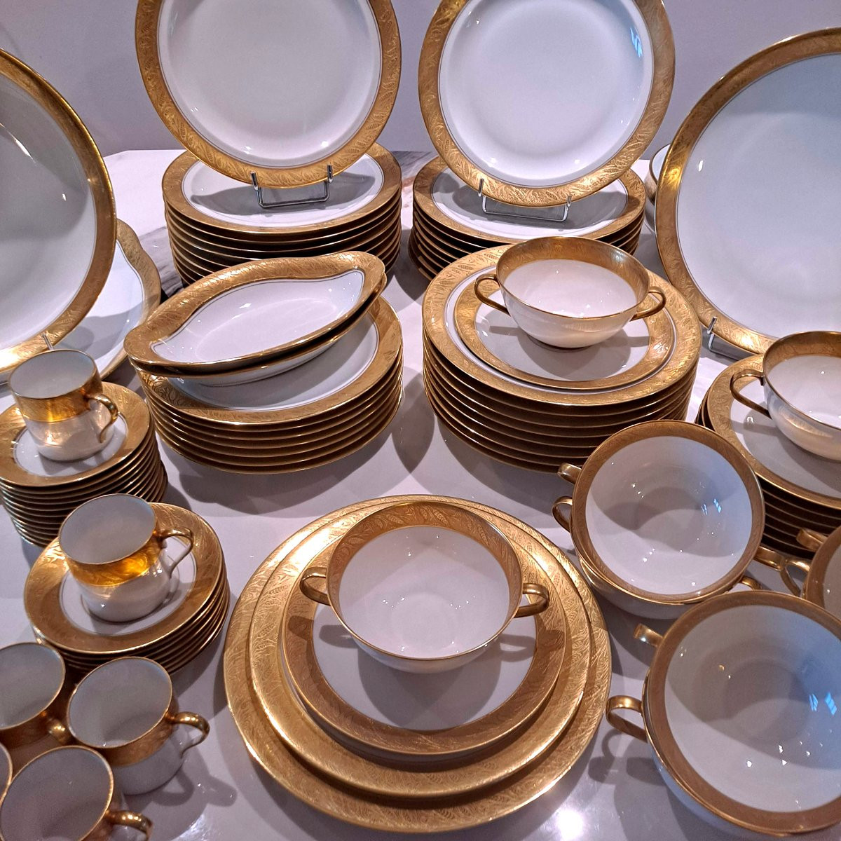 Service en porcelaine de  LIMOGES maison CHASTAGNIER & Cie-photo-1