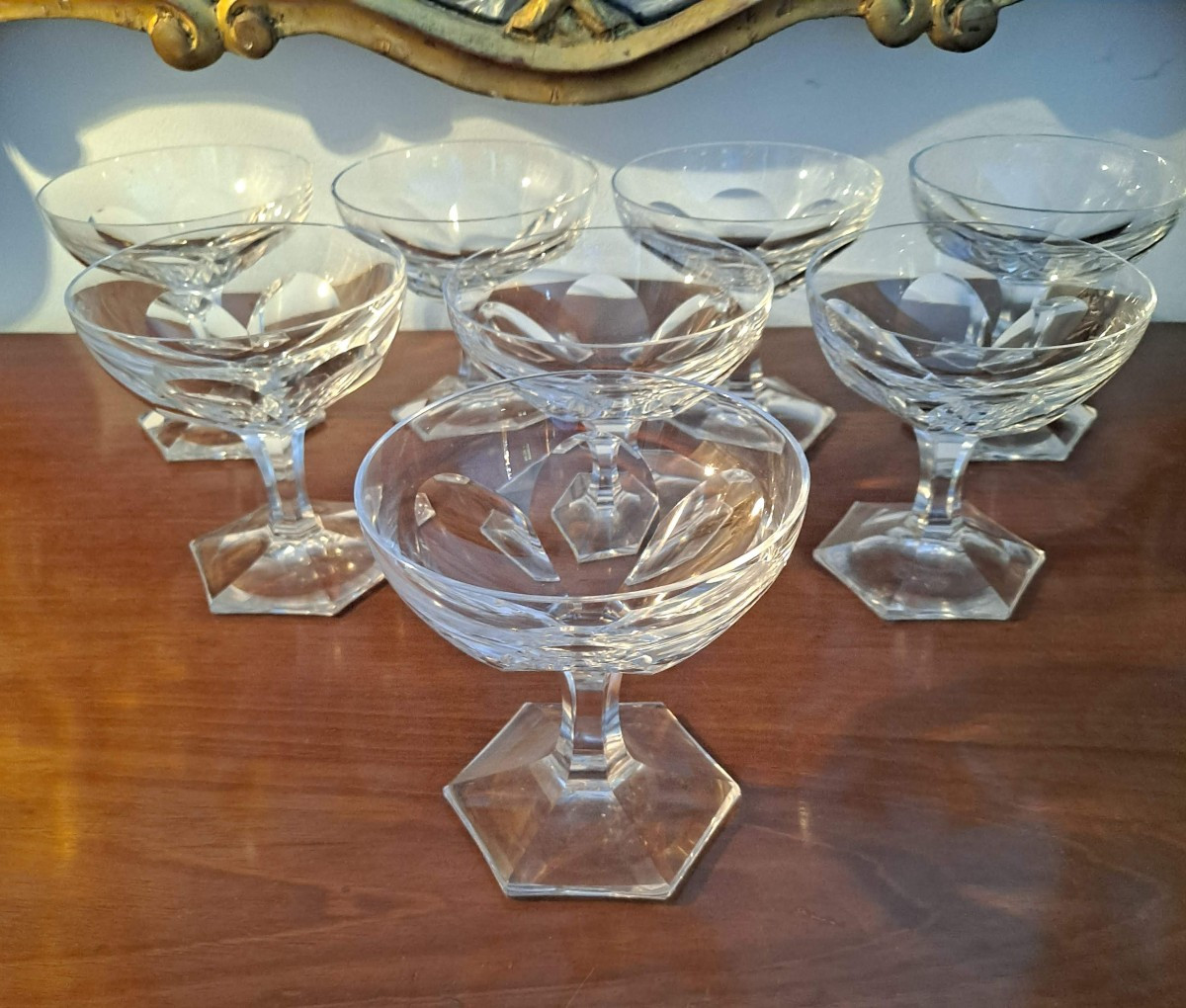 Série de 9 coupes à champagne en cristal 