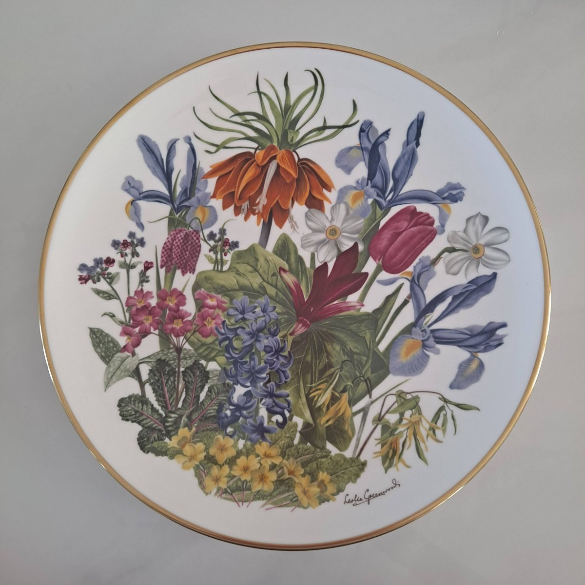 Série de 12 assiettes en WEDGWOOD "les fleurs des 12 mois de l'année" d'après Leslie GREENWOOD-photo-3
