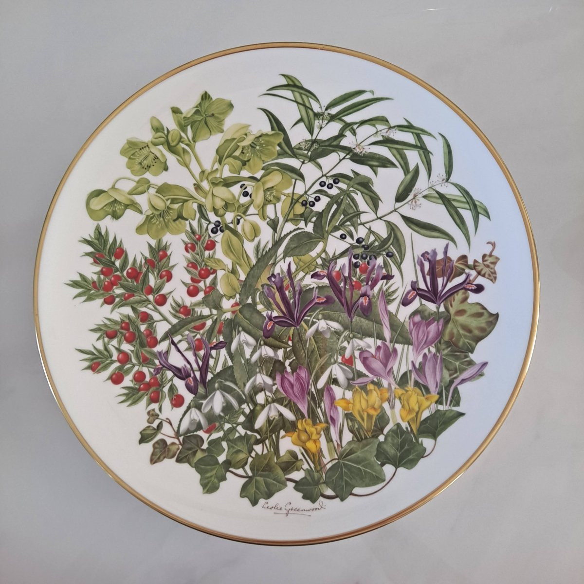 Série de 12 assiettes en WEDGWOOD "les fleurs des 12 mois de l'année" d'après Leslie GREENWOOD-photo-4