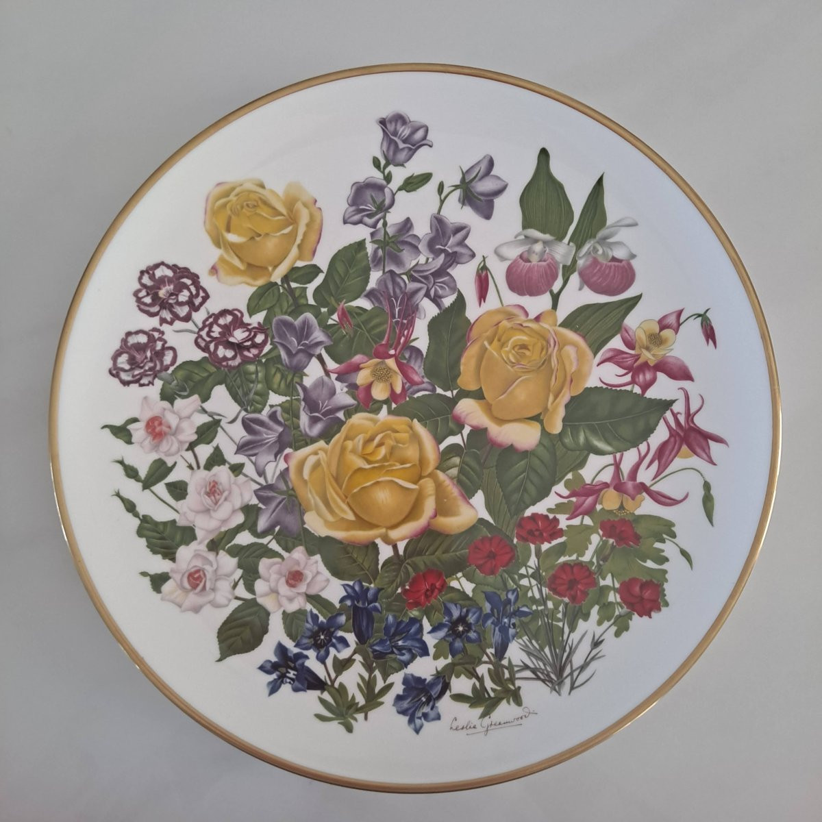 Série de 12 assiettes en WEDGWOOD "les fleurs des 12 mois de l'année" d'après Leslie GREENWOOD-photo-2