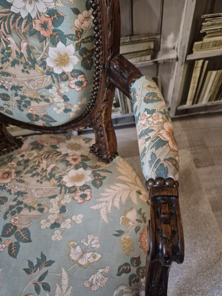 Paire de fauteuils en noyer époque Louis XVI-photo-3