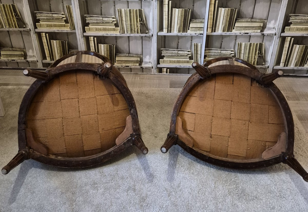 Paire de fauteuils en noyer époque Louis XVI-photo-5