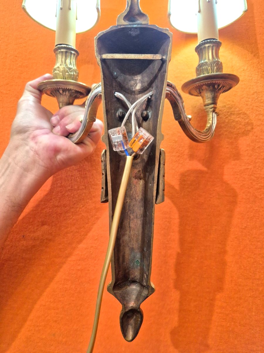 Paire d'appliques en bronze style Louis XVI-photo-1