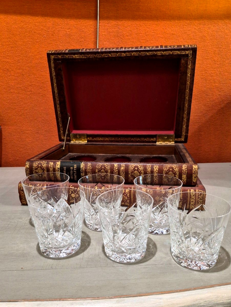 Whiskey Glasses In A Trompe l'Oeil Book-shaped Box-photo-1