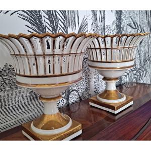 Pair Of 19th Century White And Gold Paris Porcelain Cups
