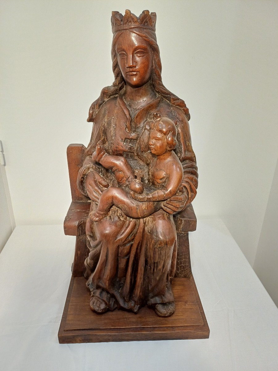 Sainte Vierge et l enfant sur son trône 
